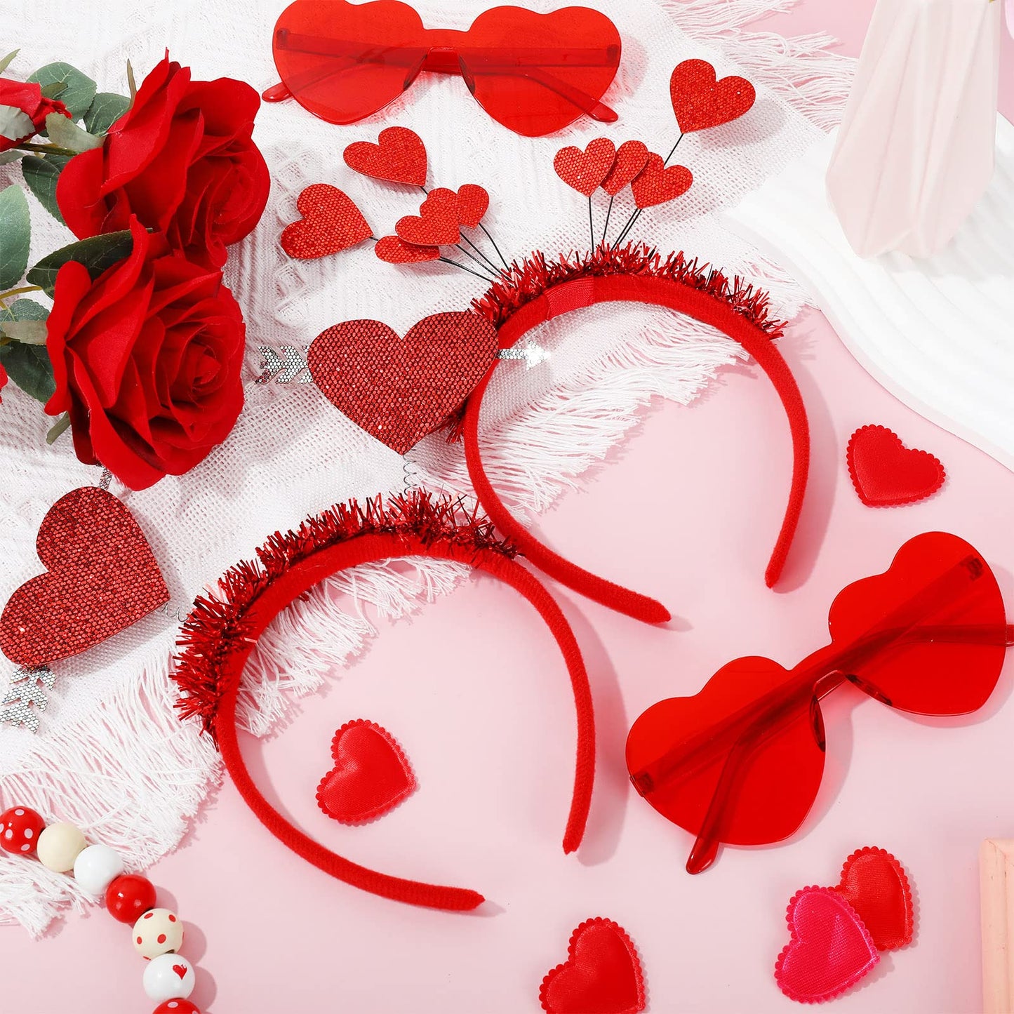 Whaline Party-Zubehör zum Valentinstag, 6 glitzernde rote Herz-Bopper-Stirnbänder und 6 Paar herzförmige Brillen, funkelndes Haarband mit Liebespfeilen, transparente Brille für Gastgeschenke bei Hochzeiten